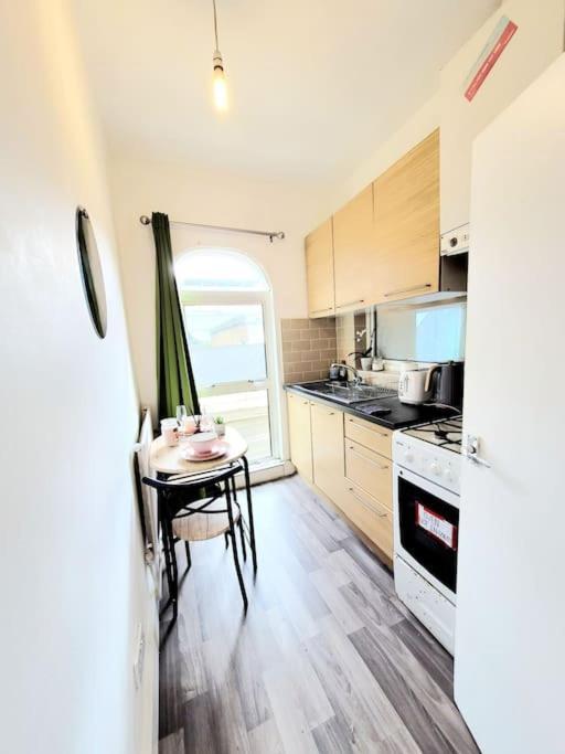 One Bedroom Apartment With A Terrace In Angel Londen Buitenkant foto
